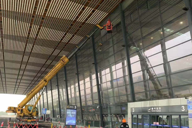 连平玻璃幕墙维护和保养